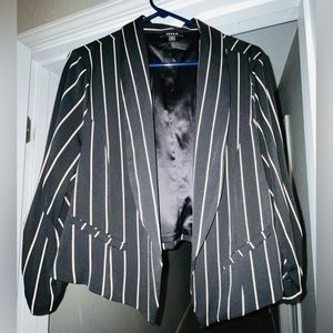 Torrid - Cropped Blazer - Size 2 (18/20) - Black/White/Tan Stripes